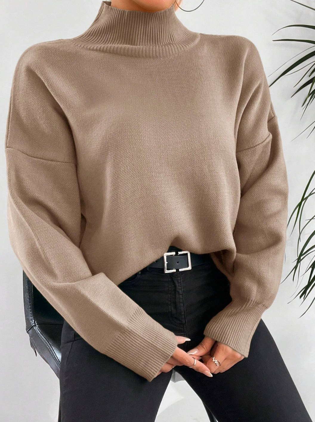 Plain knitted blouse