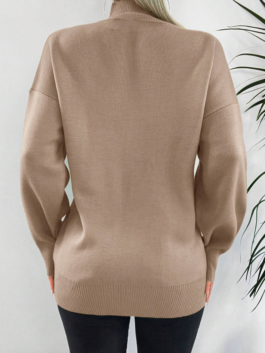 Plain knitted blouse