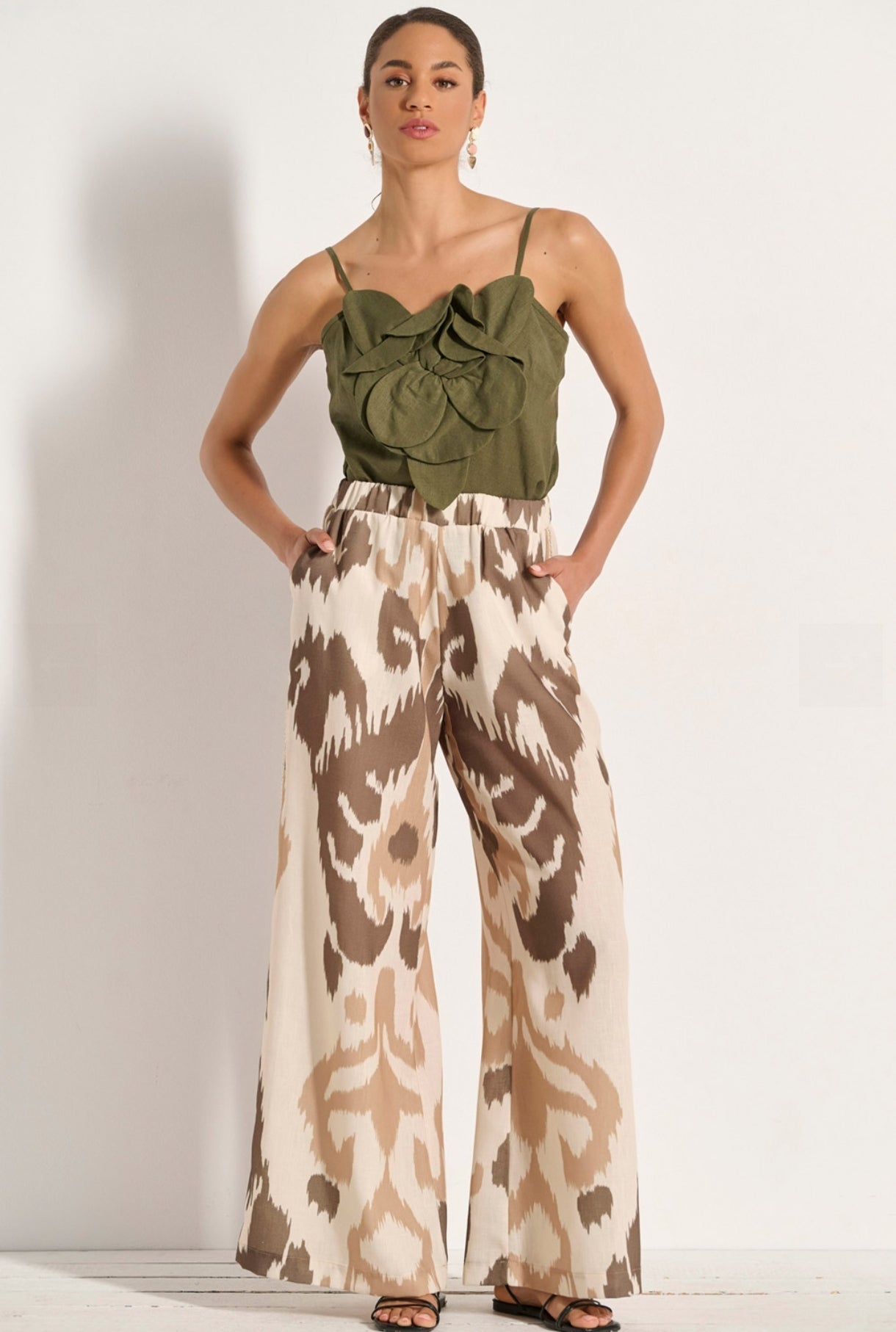Wide-leg trousers