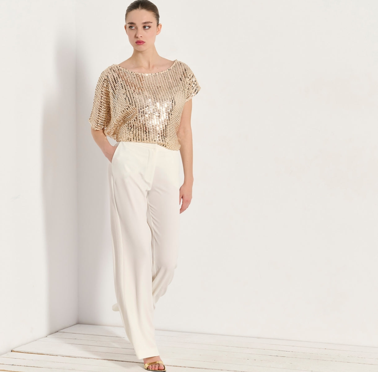 Wide-leg trousers