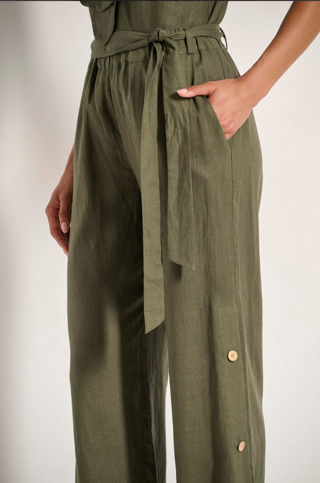 Wide-leg trousers