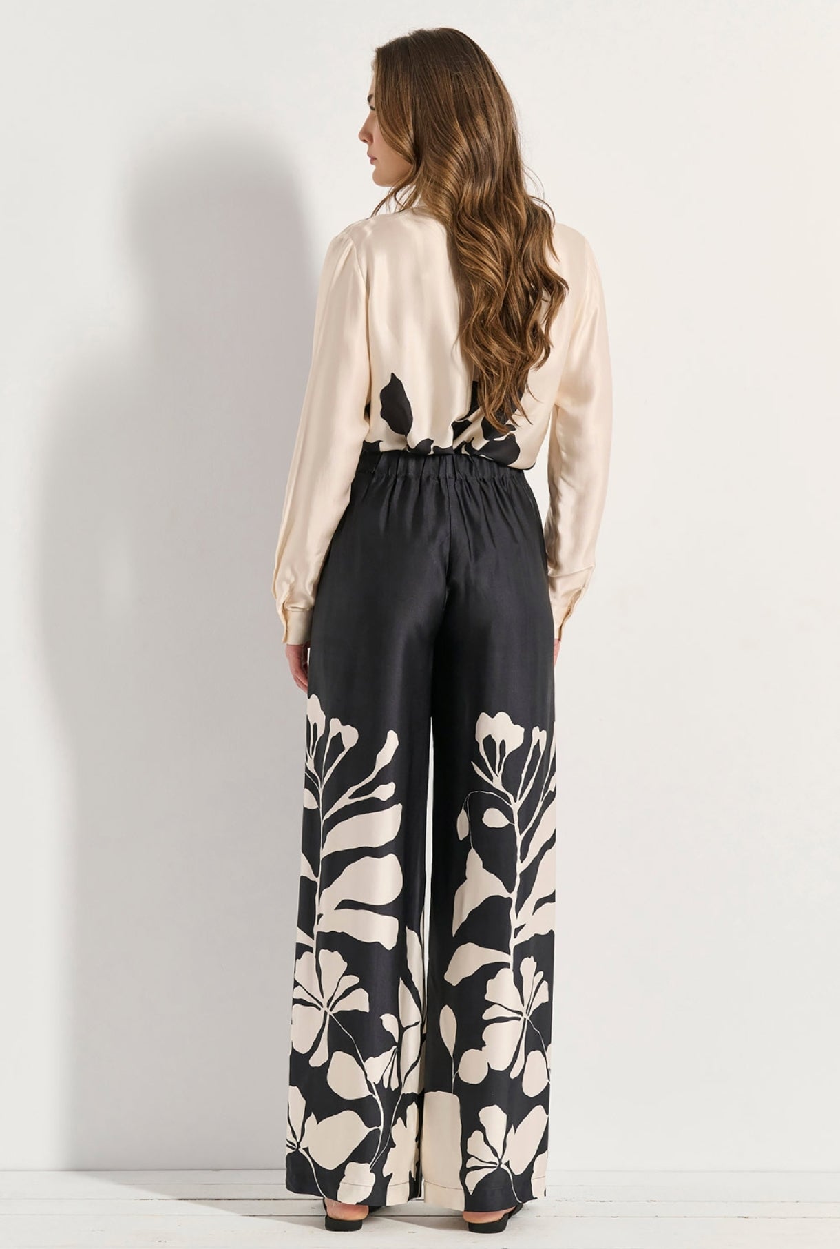 Wide-leg trousers