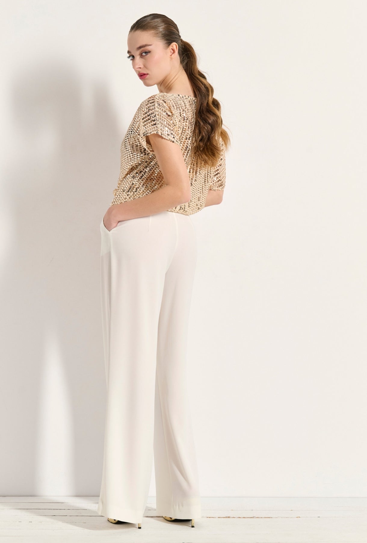 Wide-leg trousers