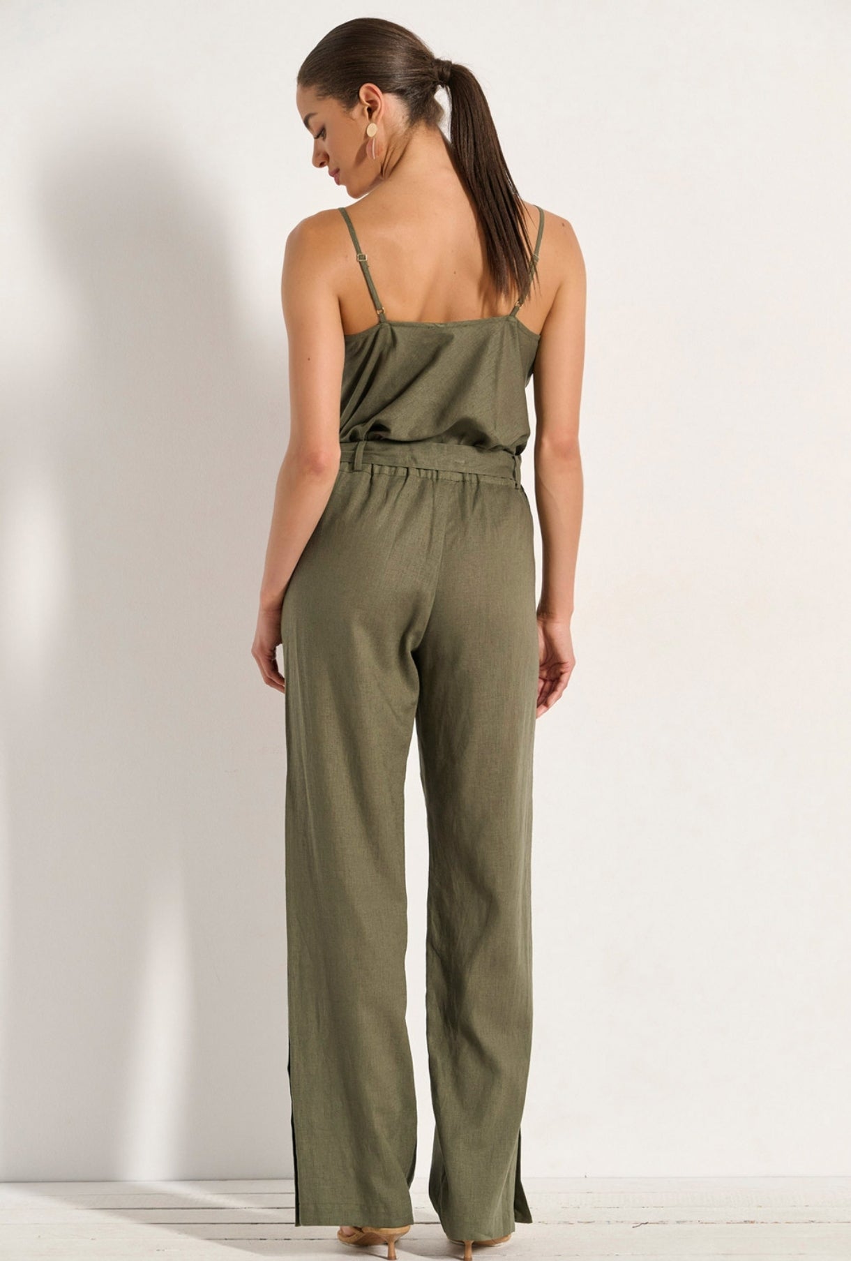 Wide-leg trousers