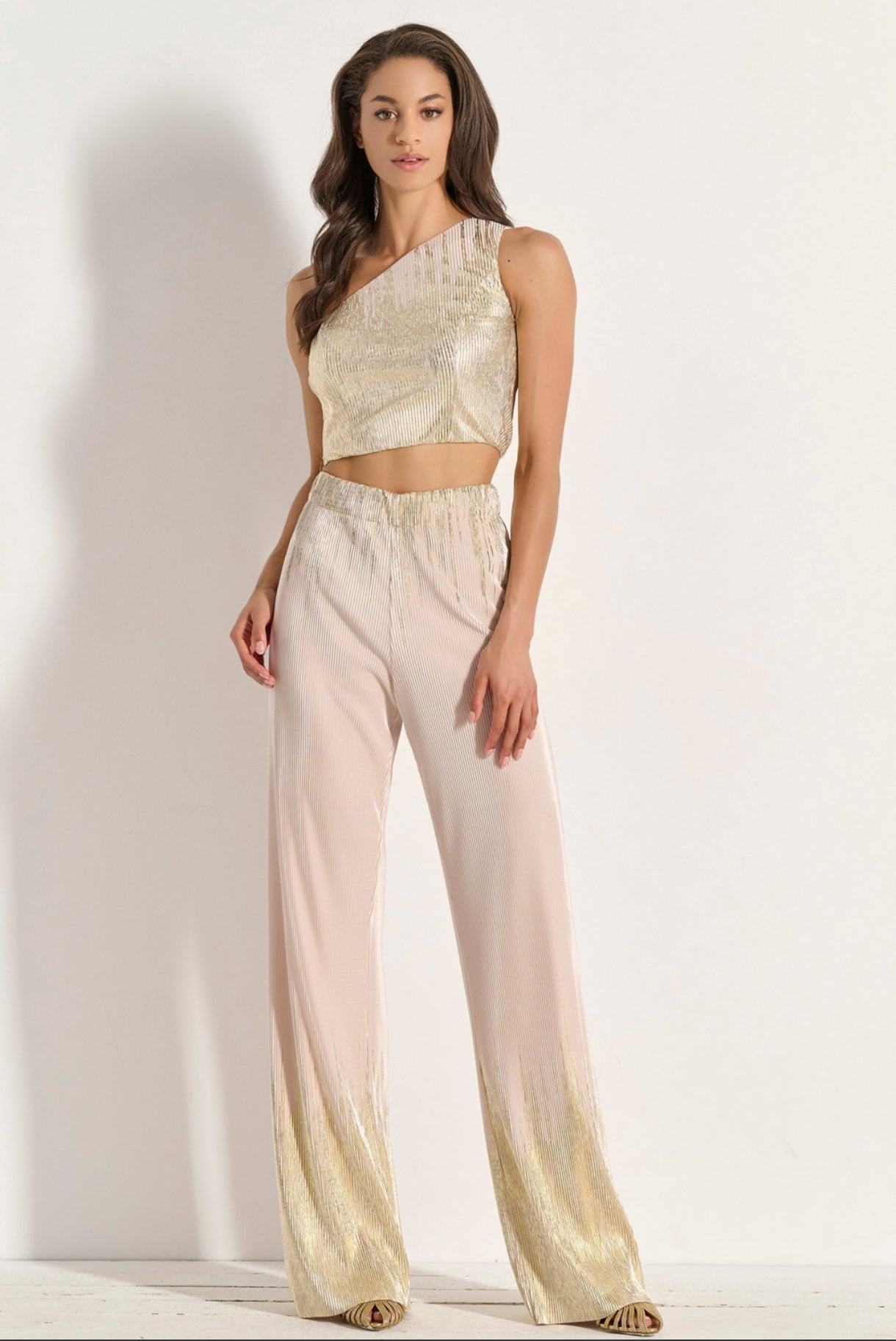 Wide-leg trousers