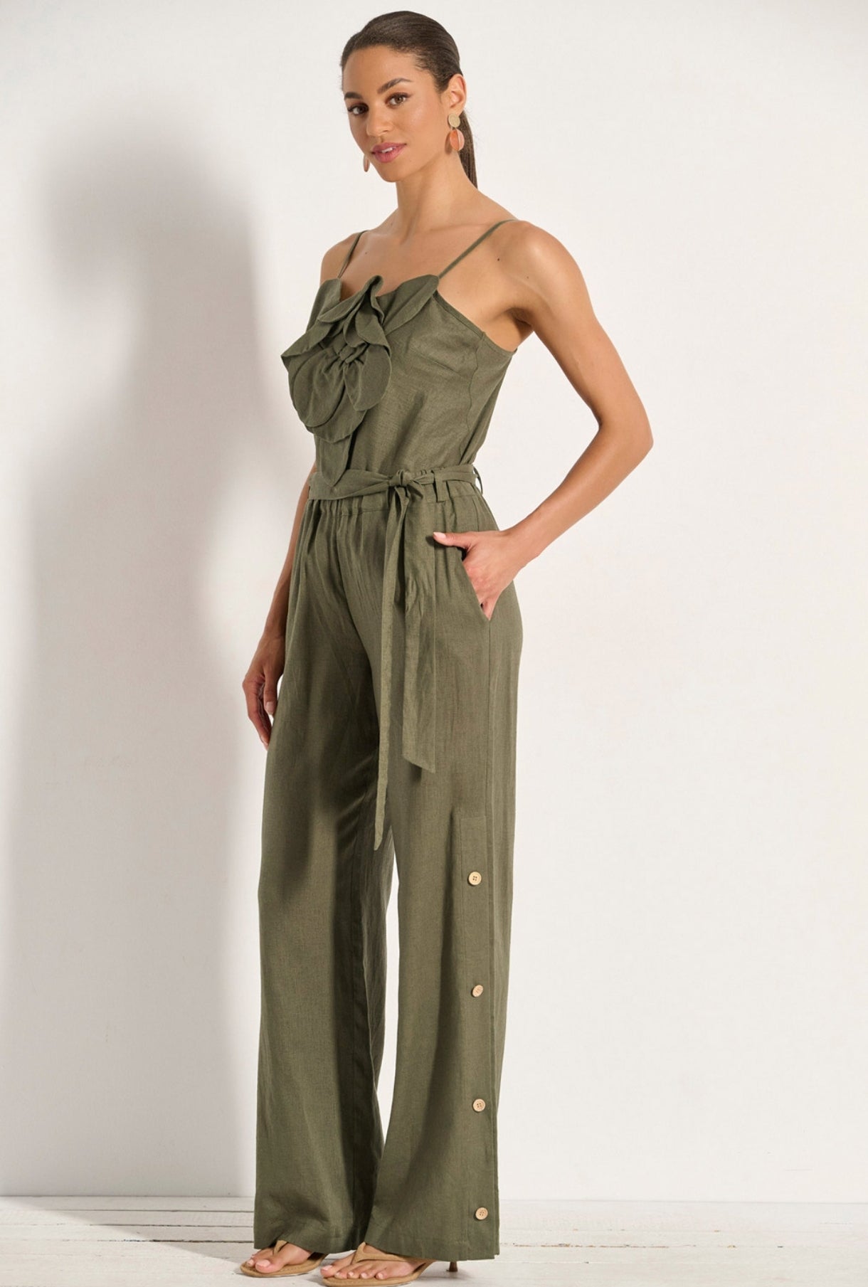 Wide-leg trousers