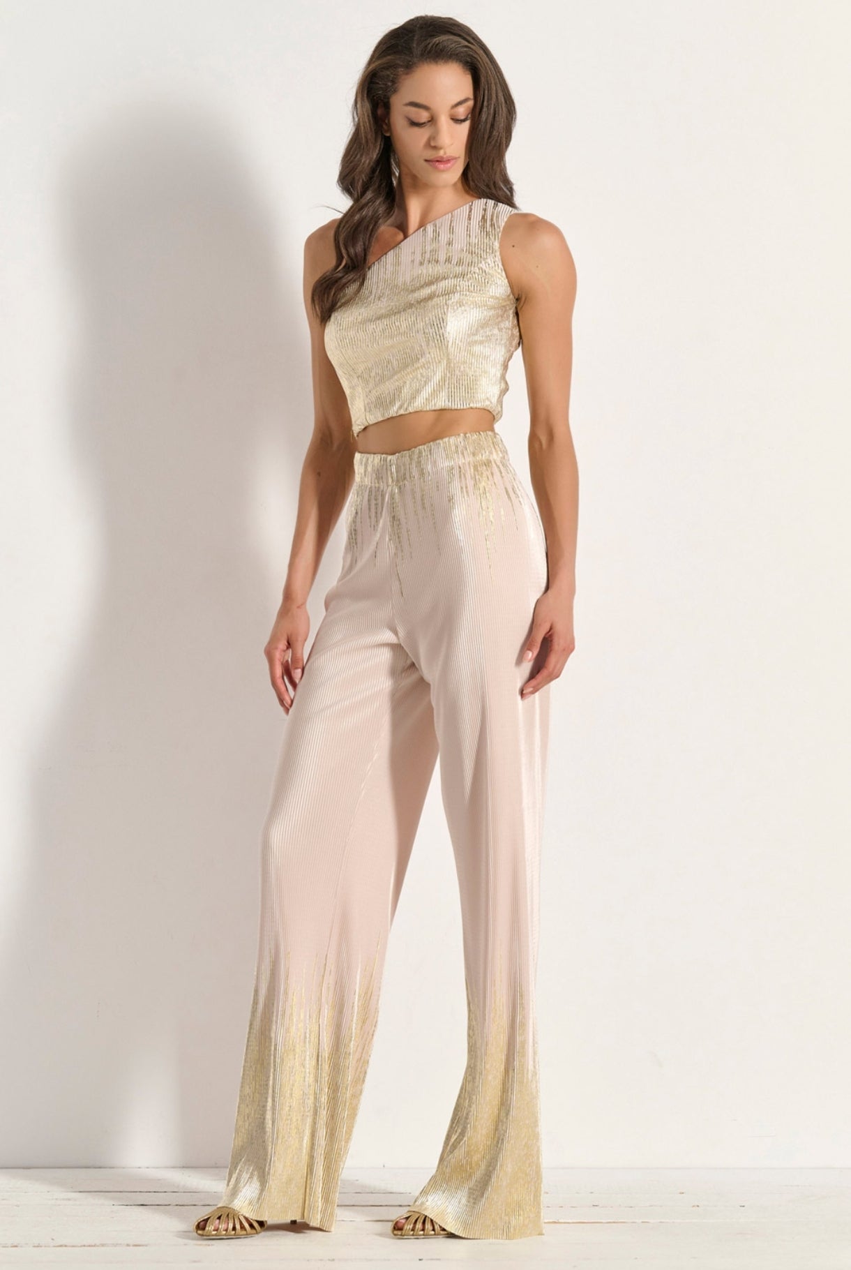Wide-leg trousers